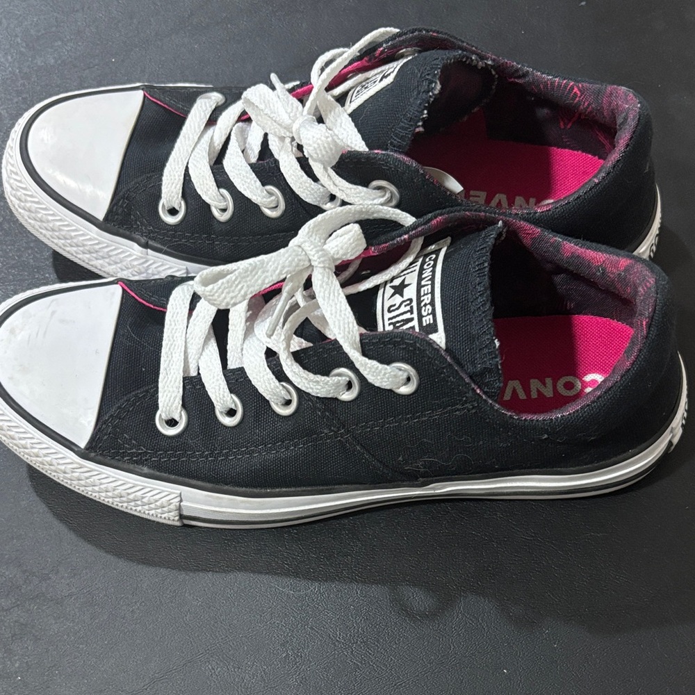 Converse Classic Black Pink and White Low-Tops Size 6 - Picture 2 of 6